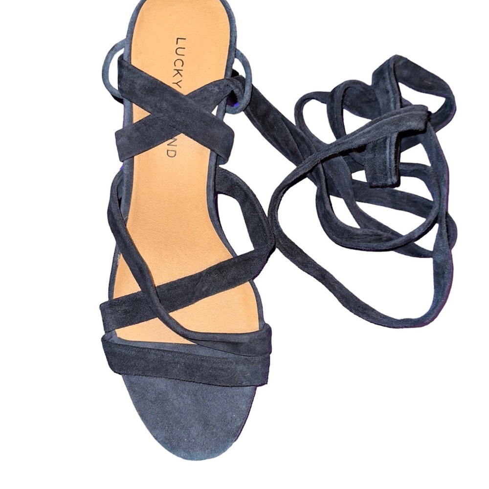 NEVER WORN! Lucky Brand blue strappy tie up sandals with block heel